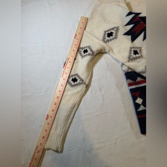 American Eagle Aztec Knit Women’s Sweater - Picture 8 of 9